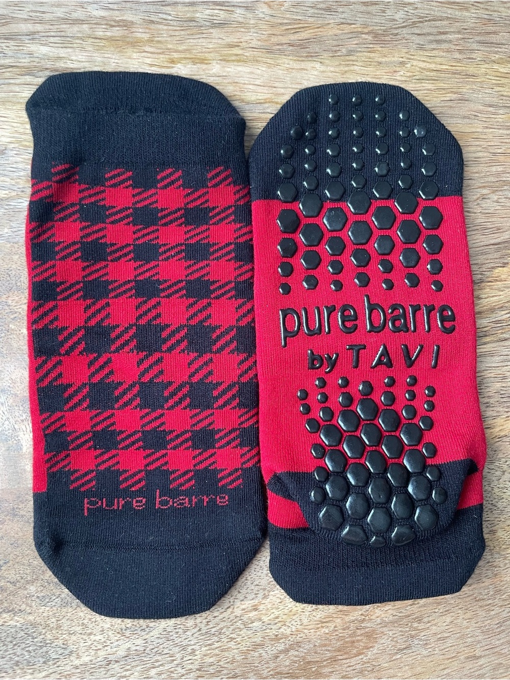 Pure Barre by TAVI Red & Black Plaid Buffalo Check Low Rise Grip Socks NWOT